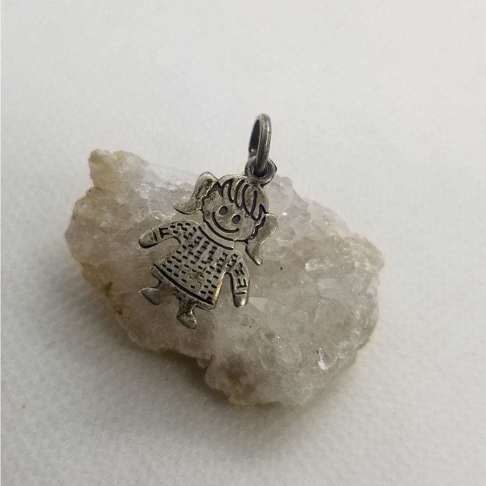 ❤️Vintage Little girl charm or necklace pendant 950 platinum stamped
